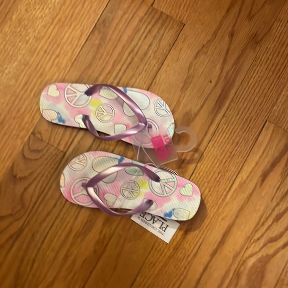 The Children Place peace sign flip flops, size 10/11, color purple - Picture 11 of 15